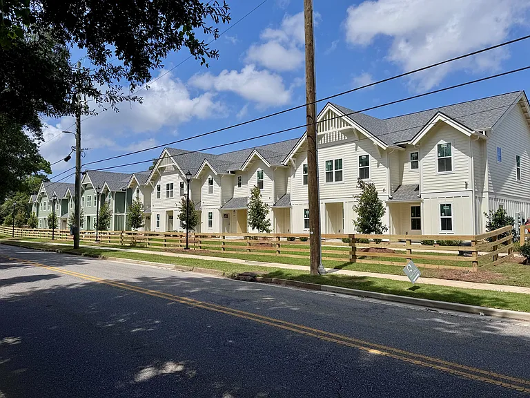 Ashland Park Townhomes — Photo 22