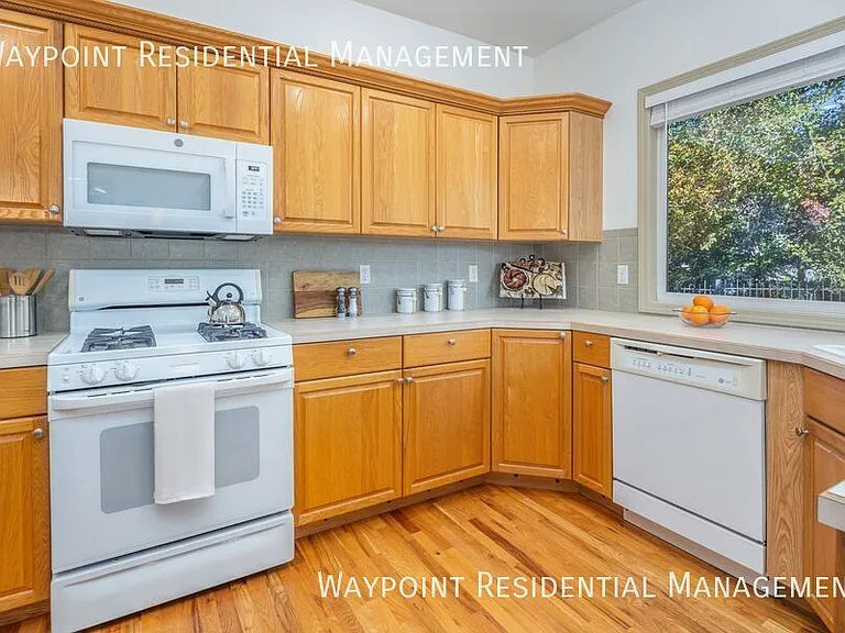9640 W Sleepy Hollow Ln — Photo 16
