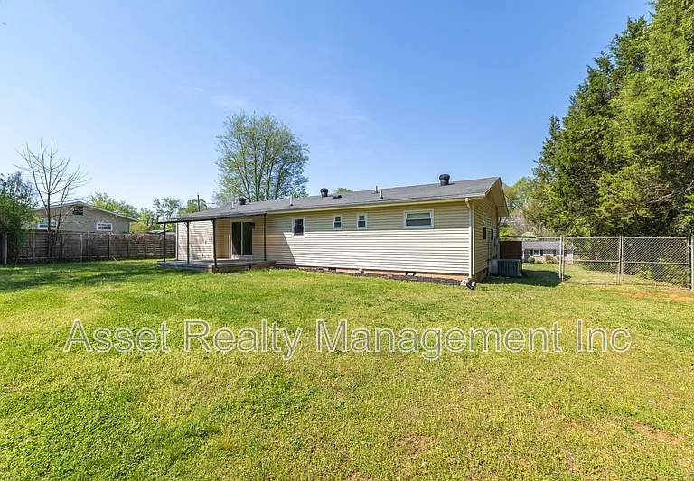 4821 Gettysburg Rd — Photo 29