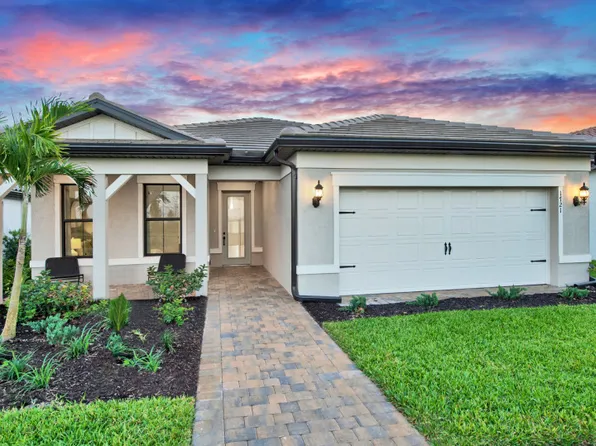 2104 Freemont Way, Naples, FL 34120