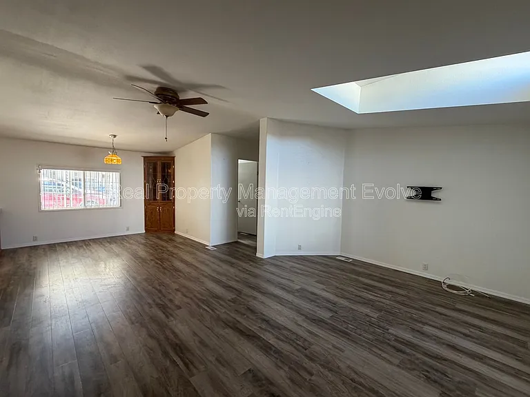 1514 E Muriel Dr — Photo 9