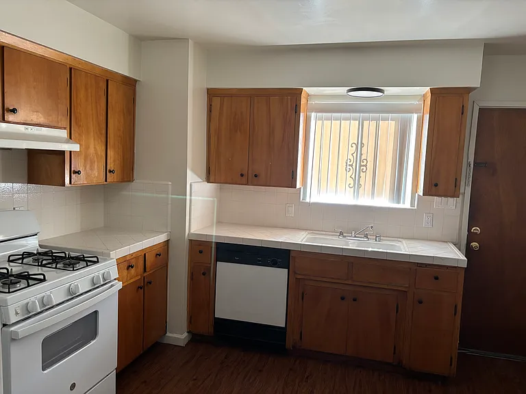 1959 N Channing Ave #1967 — Photo 2