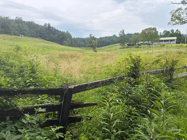 367 Banks Branch Rd, Campton, KY 41301