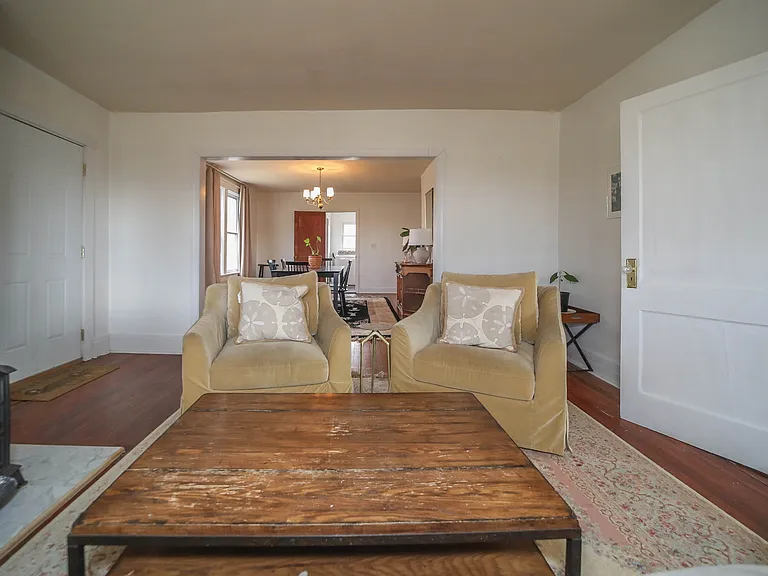 437 Roseland Rd — Photo 11