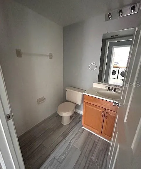 843 Ognon Ct — Photo 11