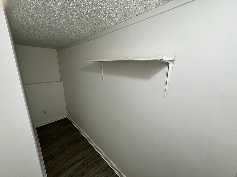 6995 Leytonstone Blvd — Photo 46