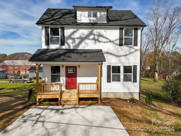 913 7th Ave W, Hendersonville, NC 28791