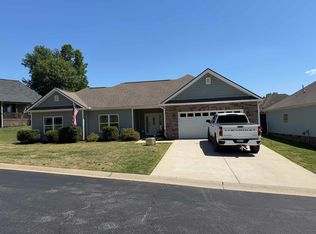 215 Victory Gallop Ln, Boiling Springs, SC 29316