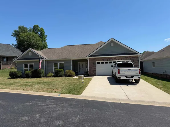 215 Victory Gallop Ln, Boiling Springs, SC 29316