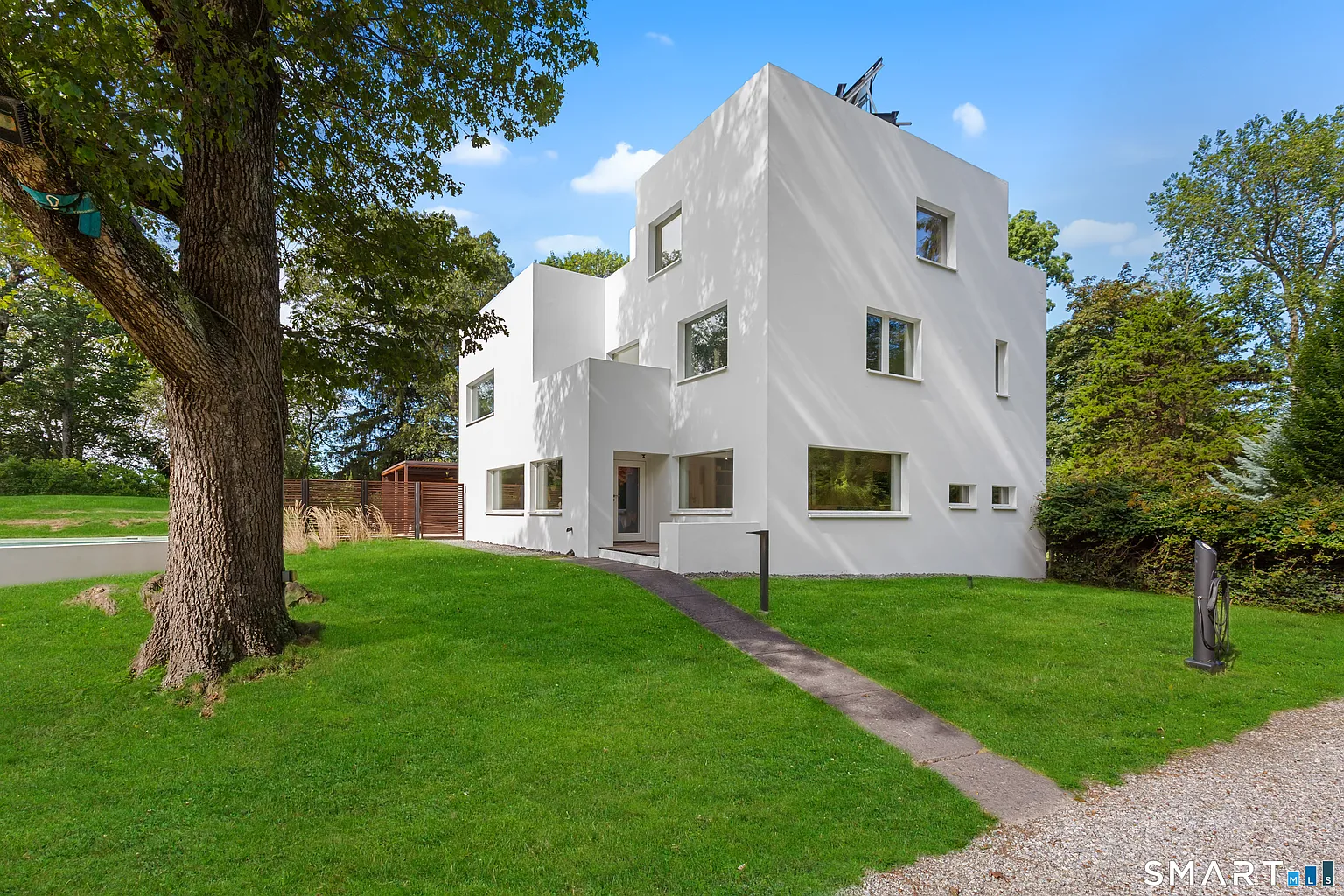 118 Roseville Road photo 1