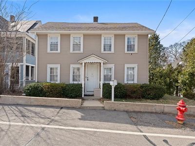 17 E Greenwich Ave, West Warwick, RI, 02893