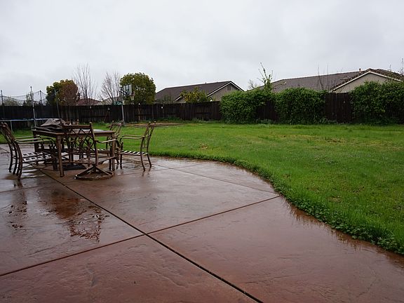 3rd image of 2239 Lindenmeir Dr
