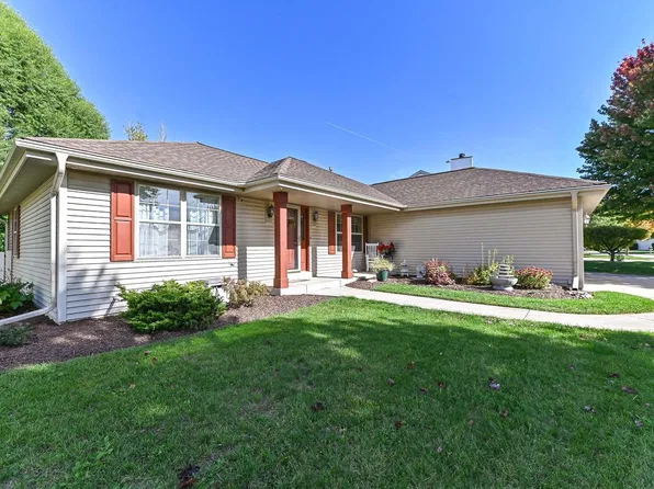 3632 Stillwater CIRCLE, Waukesha, WI 53189