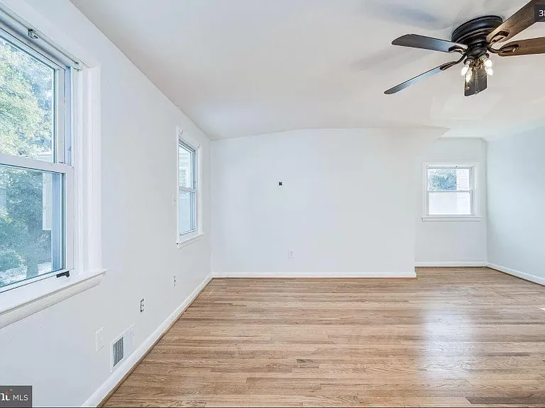 9913 Old Georgetown Rd — Photo 38