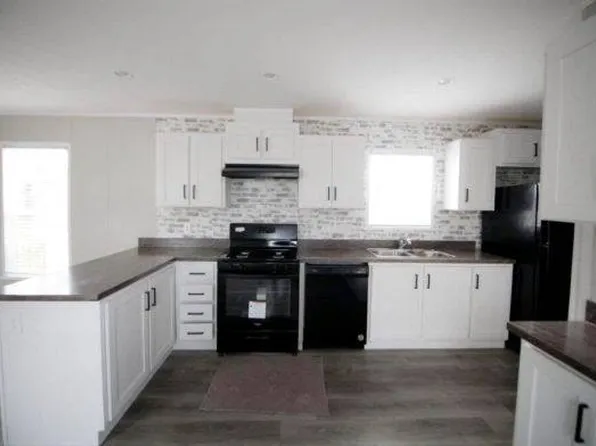 23 Sundale Trailer Ct, Washington, IN 47501