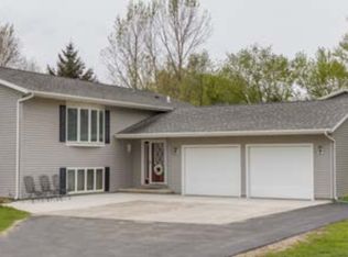 4174 C Avenue Ext, Alburnett, IA 52202