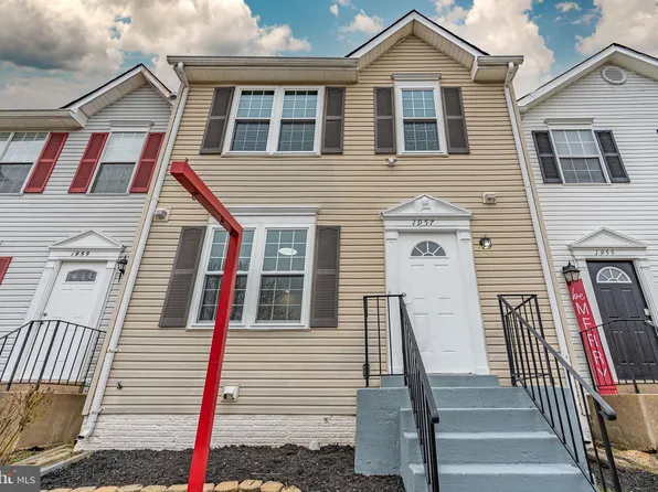 1957 Fort Monroe Ct, Dumfries, VA 22026