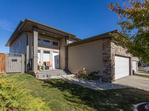 32 S Tanner St, Red Deer, AB T4P 0S7