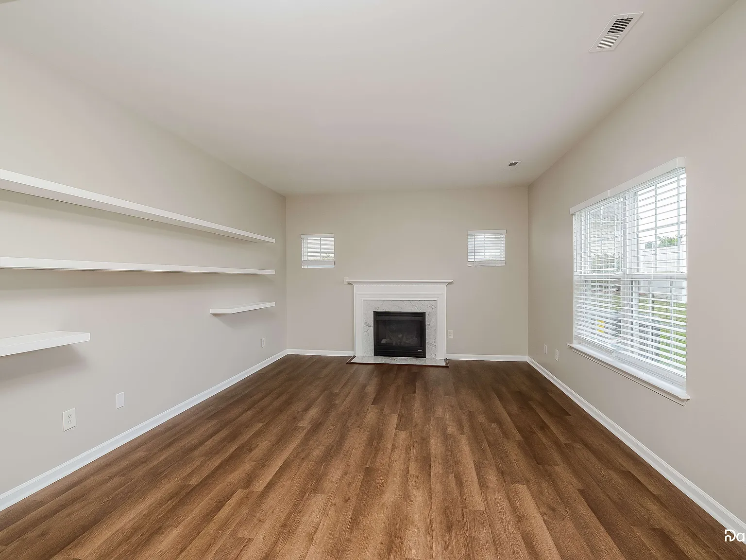 3 bed, 2.5 bath, 2174 sqft, $2,045 — Photo 4