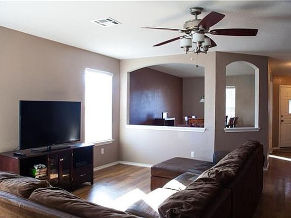 4th image of 422 Quail Hollow Dr