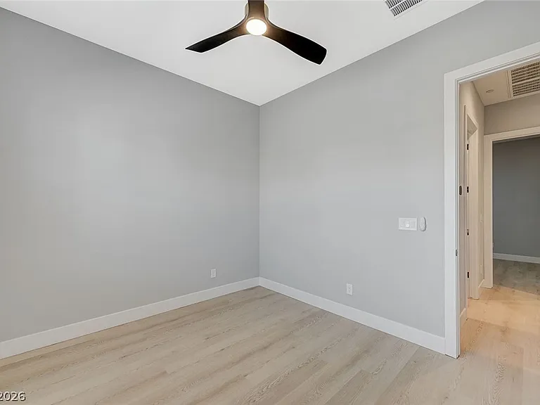 131 Robledo St — Photo 40