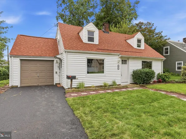 631 Osborne Ave, Morrisville, PA 19067