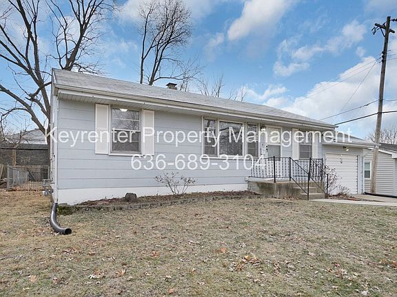 2nd image of 236 S Cadillac Dr