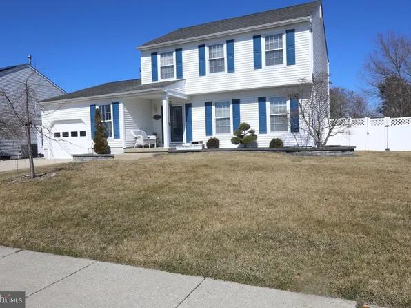 205 Queen Anne Dr, Williamstown, NJ 08094