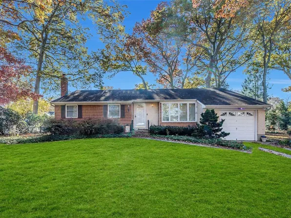 24 Del Place, Hauppauge, NY 11788