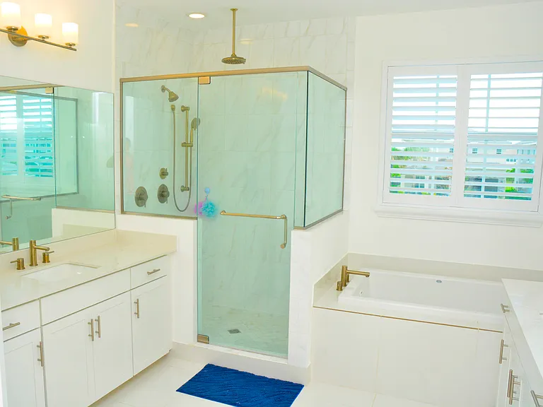 1402 Thistle Pl — Photo 9