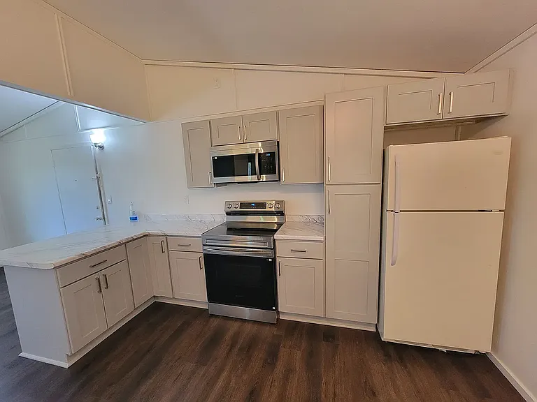 1115 Moreland St #4 — Photo 12