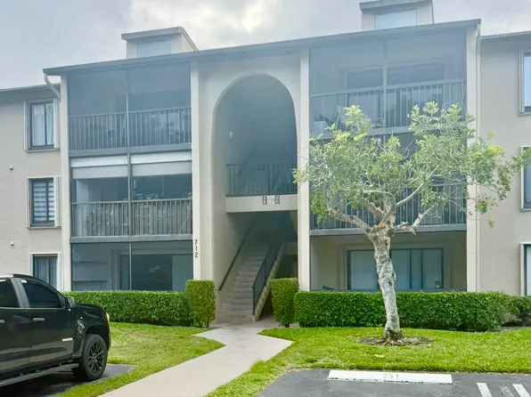 712 Sunny Pine Way #E3, Greenacres, FL 33415