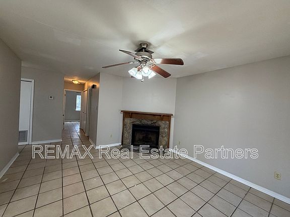 2nd image of 15 Raintree Dr #2