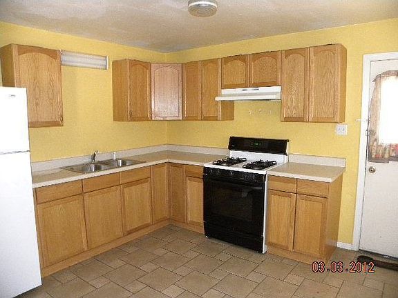 4th image of 1326 E 19th St