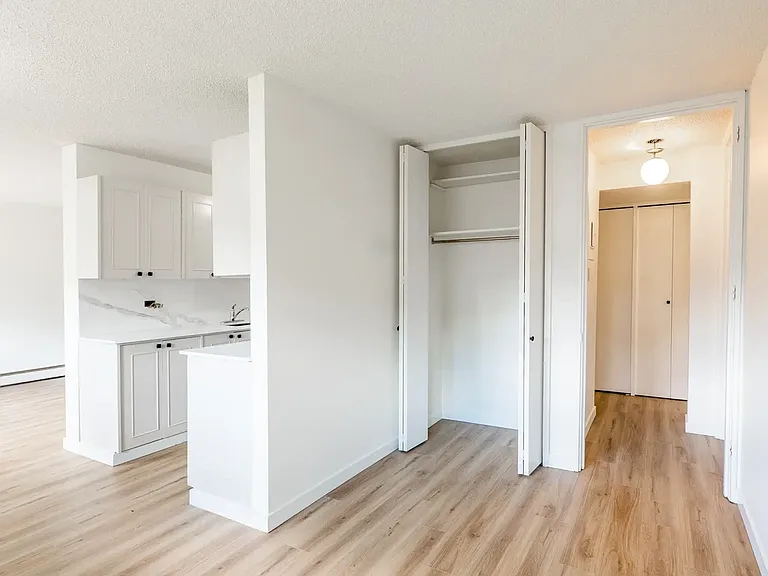 815 50th Ave SW — Photo 66