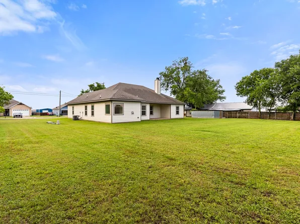 263 E Cougar Ln, China Spring, TX 76633