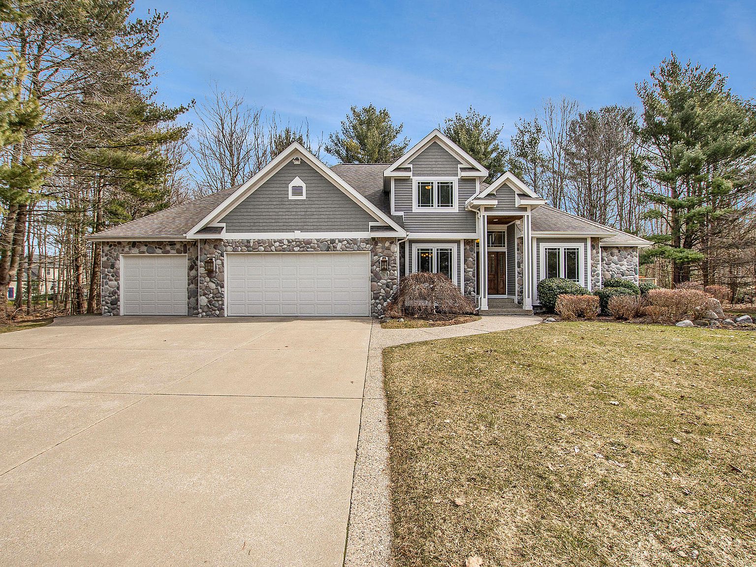 5480 Pine Bluff Ln, Norton Shores, MI 49441 Zillow