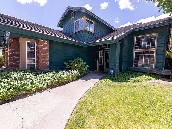 2nd image of 45221 Pickford Ave