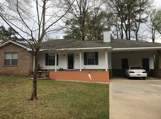 711 Magnolia Ln, Picayune, MS 39466