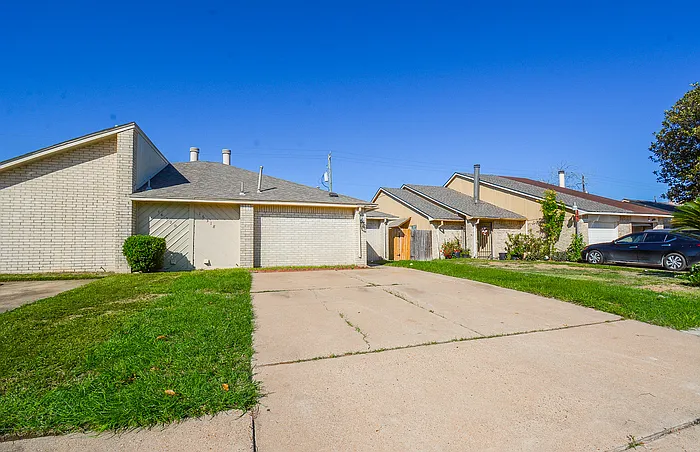 16518 Monte Carlo Ln — Photo 3