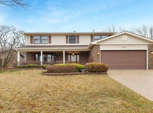 823 Spring Cove Dr, Schaumburg, IL 60193