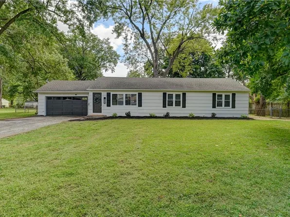 9409 E 65th St, Raytown, MO 64133