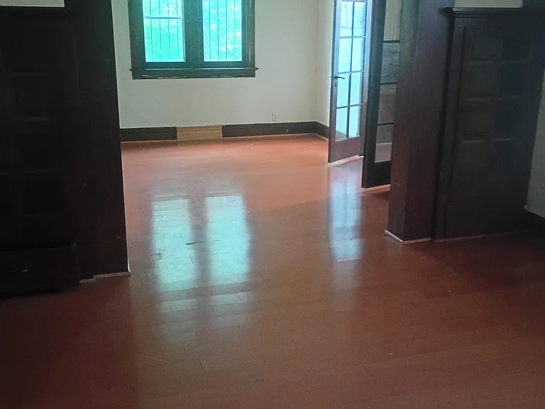 116 Westminster Ave — Photo 3