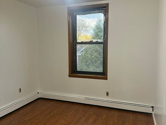 4th image of 5-13 123rd St #2
