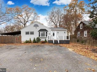 480 Center St, Pasadena, MD 21122