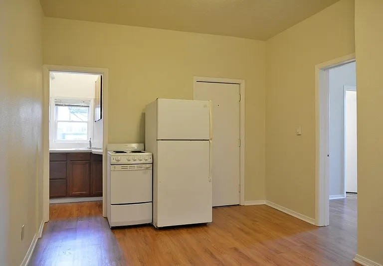 2704 NE Sandy Blvd — Photo 3