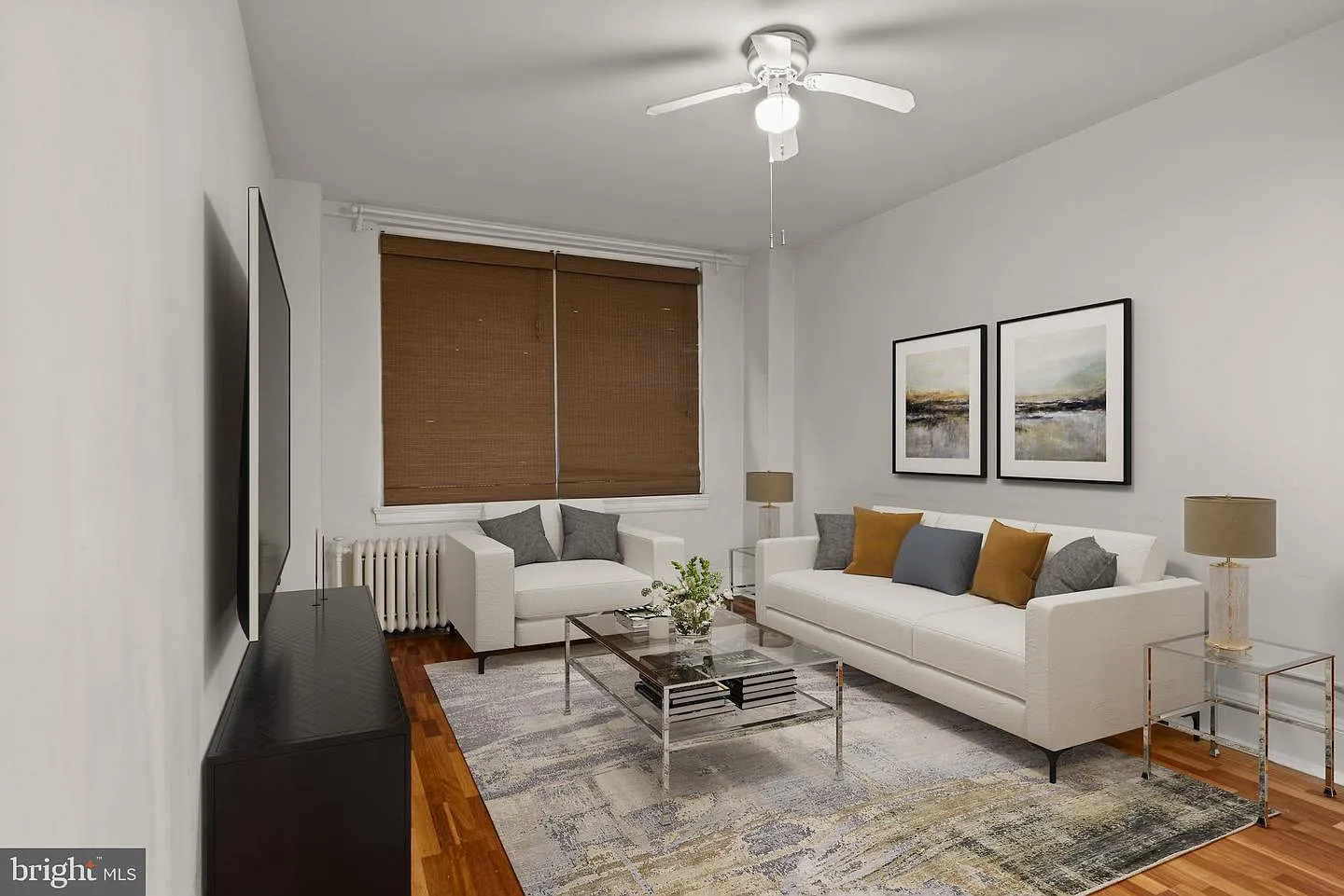 1324 Locust St APT 825 photo 1