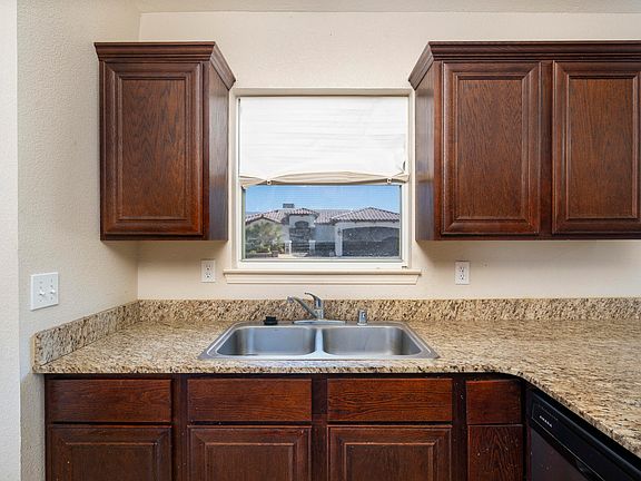 5th image of 6130 Sara Suzann Ln
