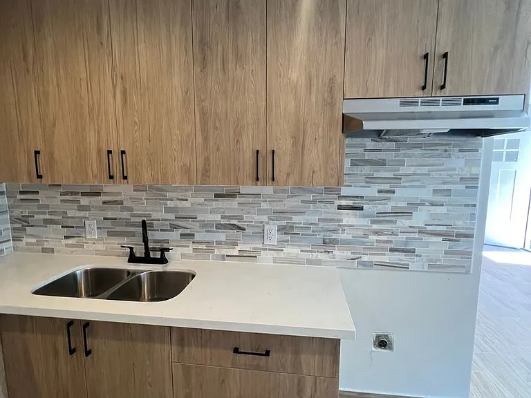 20301 Cohasset St — Photo 5