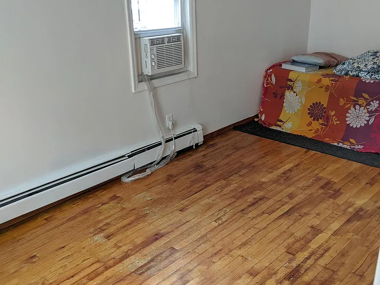 322 Saint Paul Ave — Photo 9